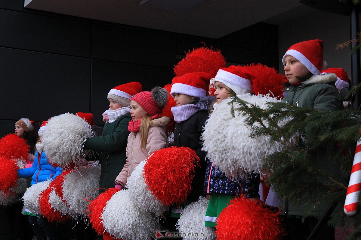 Jarmark bożonarodzeniowy w Kadzidle [17.12.2022] - zdjęcie #80 - eOstroleka.pl