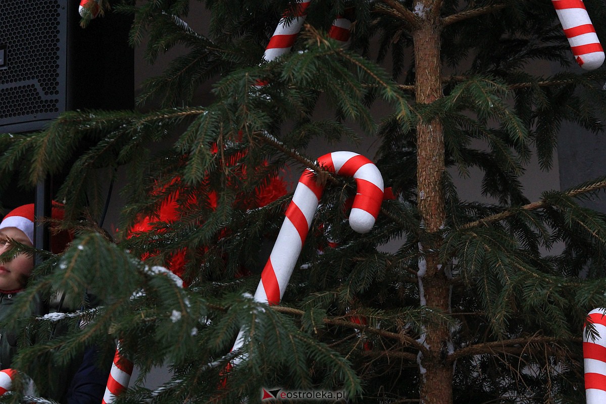 Jarmark bożonarodzeniowy w Kadzidle [17.12.2022] - zdjęcie #78 - eOstroleka.pl