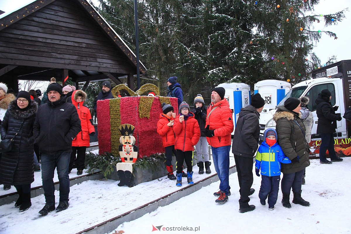 Jarmark bożonarodzeniowy w Kadzidle [17.12.2022] - zdjęcie #60 - eOstroleka.pl
