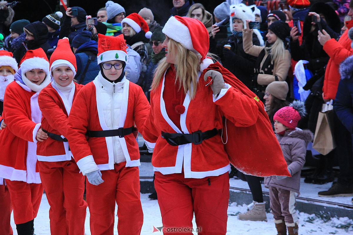Jarmark bożonarodzeniowy w Kadzidle [17.12.2022] - zdjęcie #8 - eOstroleka.pl