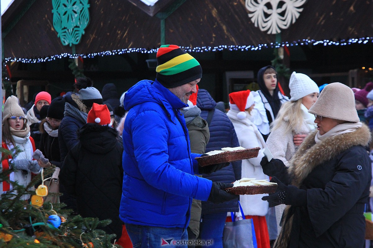 Jarmark bożonarodzeniowy w Kadzidle [17.12.2022] - zdjęcie #27 - eOstroleka.pl