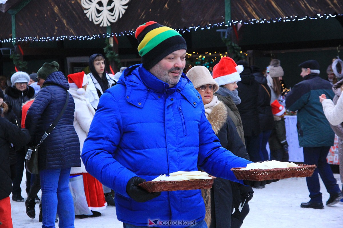Jarmark bożonarodzeniowy w Kadzidle [17.12.2022] - zdjęcie #25 - eOstroleka.pl