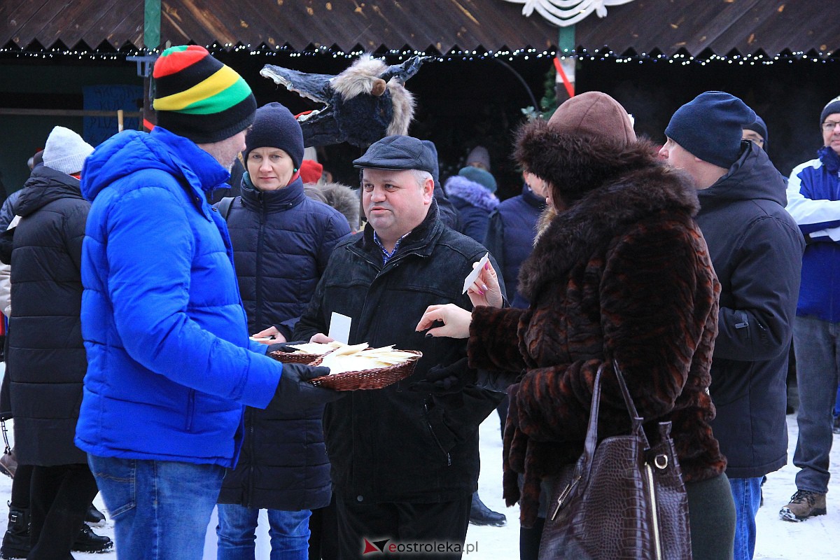 Jarmark bożonarodzeniowy w Kadzidle [17.12.2022] - zdjęcie #17 - eOstroleka.pl