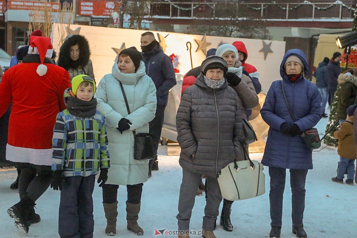Wigilia miejska 2022 Ostrołęka [17.12.2022] - zdjęcie #44 - eOstroleka.pl