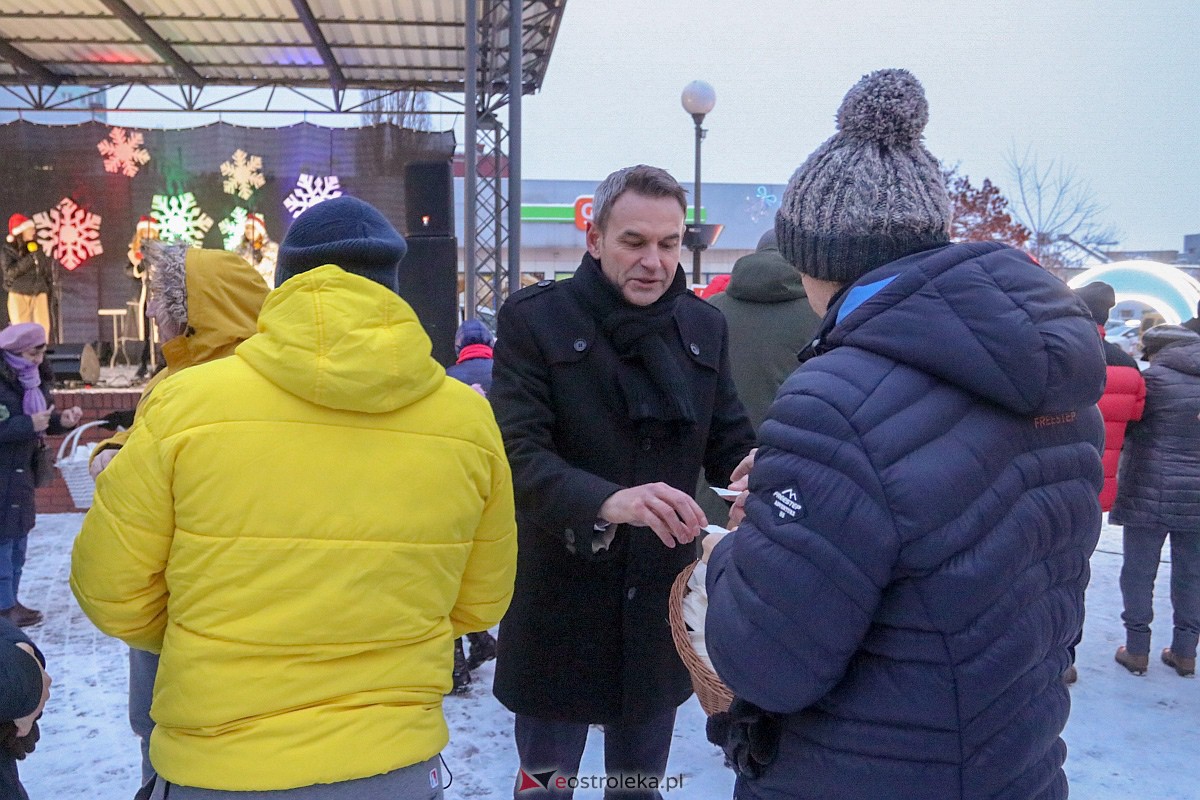 Wigilia miejska 2022 Ostrołęka [17.12.2022] - zdjęcie #38 - eOstroleka.pl