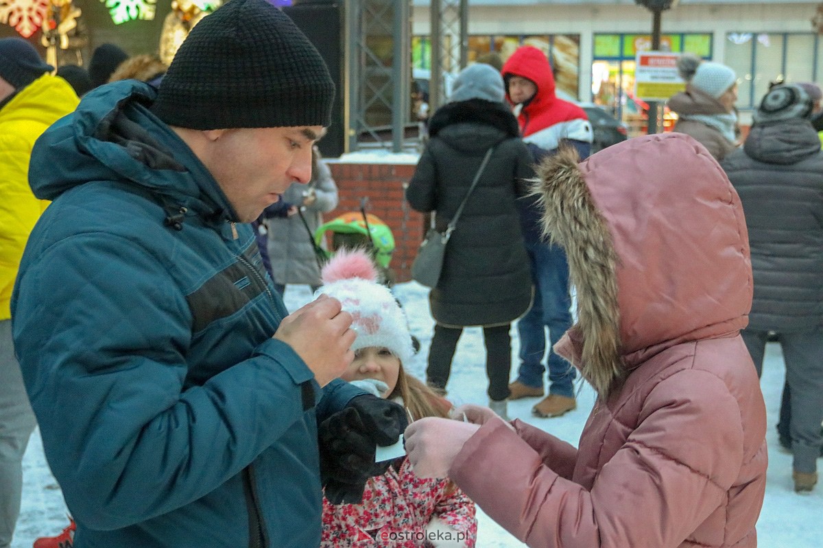 Wigilia miejska 2022 Ostrołęka [17.12.2022] - zdjęcie #36 - eOstroleka.pl