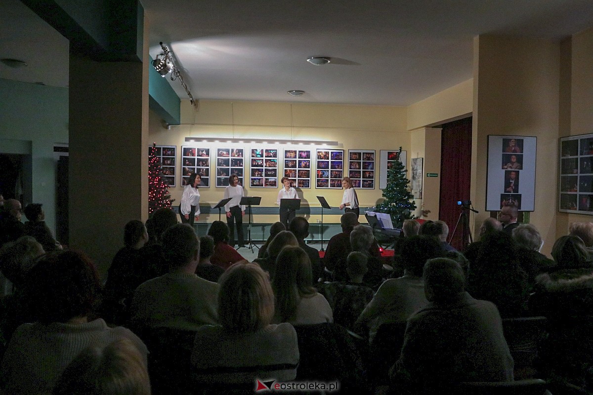 Koncert Kolęd w Klubie Oczko w Ostrołęce [17.12.2022] - zdjęcie #11 - eOstroleka.pl