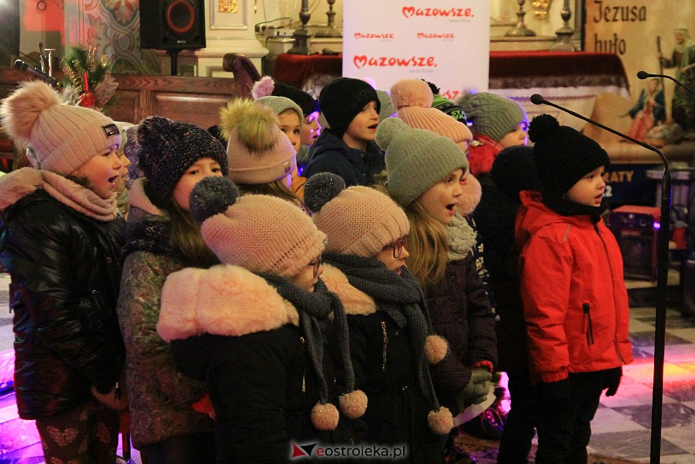 Świąteczny koncert w Czerwinie [17.12.2022] - zdjęcie #34 - eOstroleka.pl