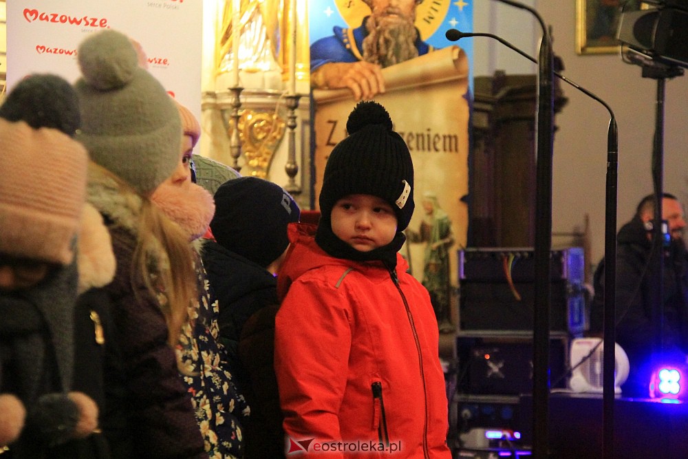 Świąteczny koncert w Czerwinie [17.12.2022] - zdjęcie #10 - eOstroleka.pl