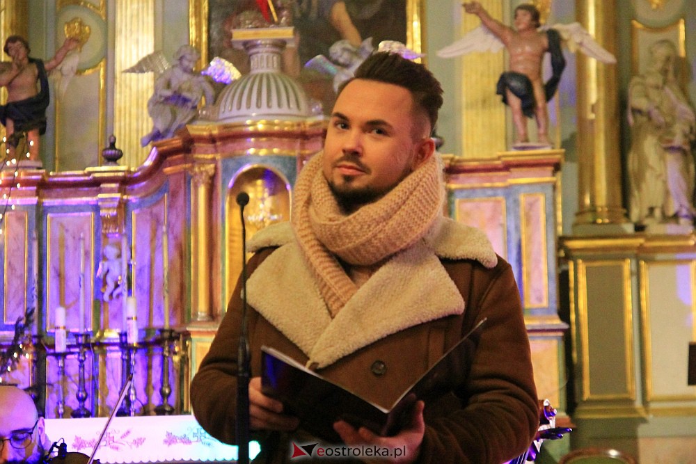 Świąteczny koncert w Czerwinie [17.12.2022] - zdjęcie #23 - eOstroleka.pl
