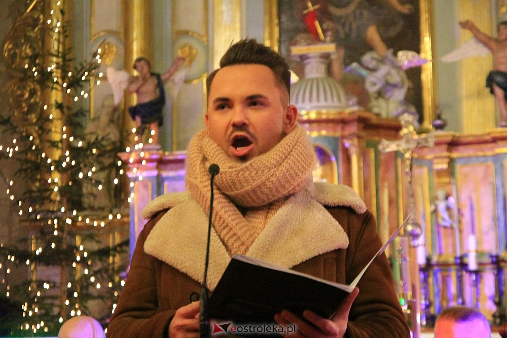 Świąteczny koncert w Czerwinie [17.12.2022] - zdjęcie #4 - eOstroleka.pl