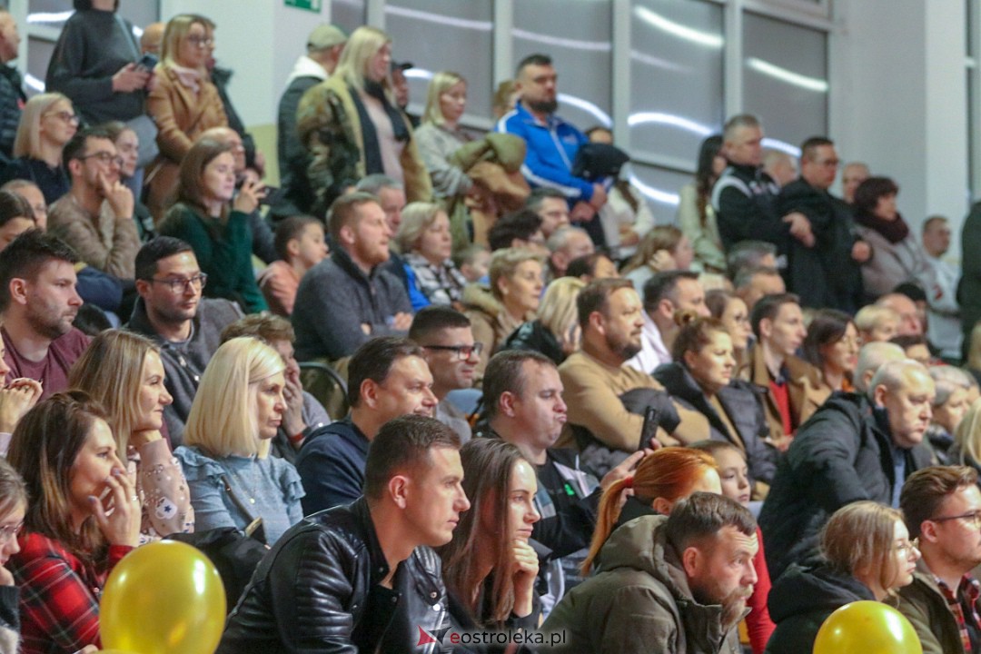 Świąteczna Gala Taneczna Bezwahania Dance Center Ostrołęka [17.12.2022] - zdjęcie #70 - eOstroleka.pl