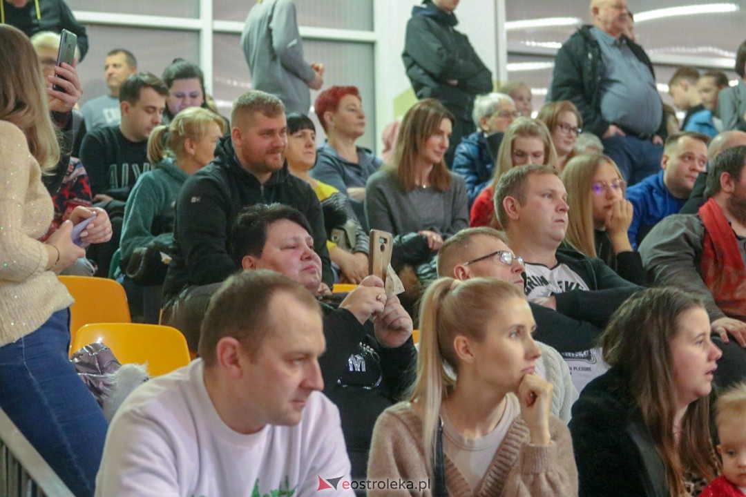 Świąteczna Gala Taneczna Bezwahania Dance Center Ostrołęka [17.12.2022] - zdjęcie #55 - eOstroleka.pl