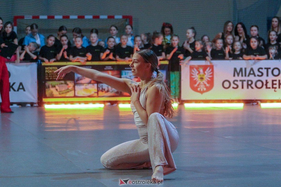 Świąteczna Gala Taneczna Bezwahania Dance Center Ostrołęka [17.12.2022] - zdjęcie #23 - eOstroleka.pl