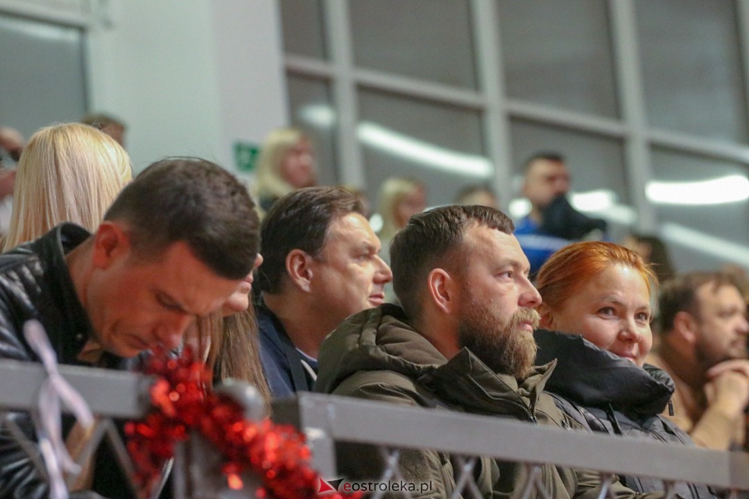 Świąteczna Gala Taneczna Bezwahania Dance Center Ostrołęka [17.12.2022] - zdjęcie #19 - eOstroleka.pl