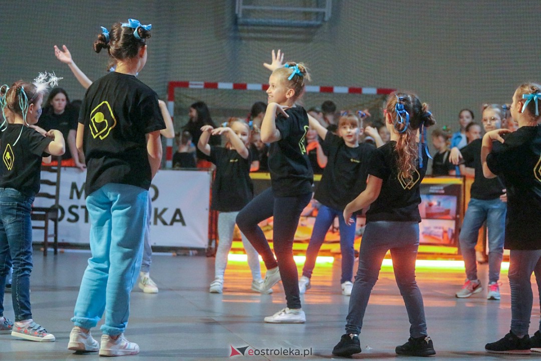 Świąteczna Gala Taneczna Bezwahania Dance Center Ostrołęka [17.12.2022] - zdjęcie #10 - eOstroleka.pl