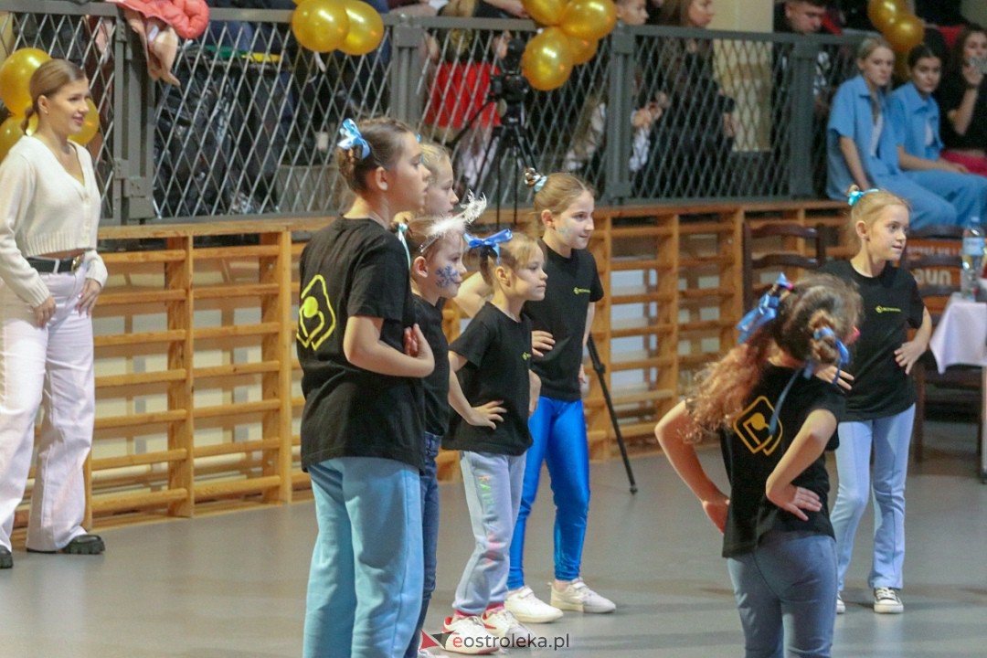Świąteczna Gala Taneczna Bezwahania Dance Center Ostrołęka [17.12.2022] - zdjęcie #7 - eOstroleka.pl