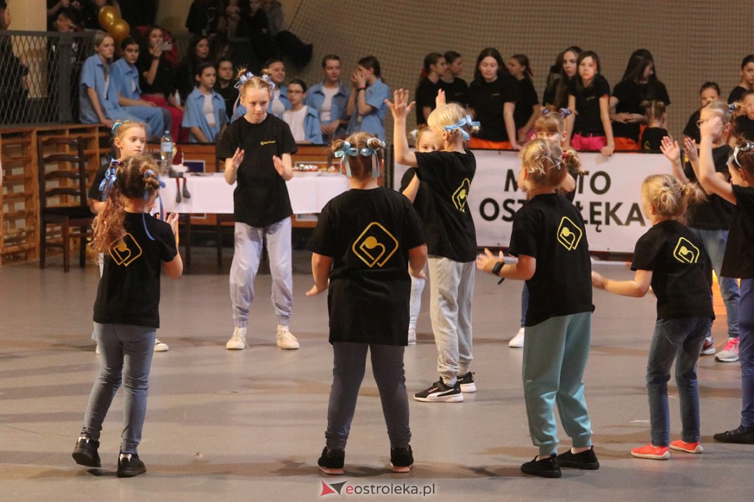 Świąteczna Gala Taneczna Bezwahania Dance Center Ostrołęka [17.12.2022] - zdjęcie #6 - eOstroleka.pl