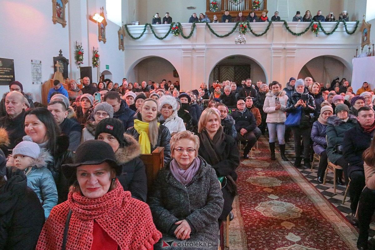 Koncert Patrycji Runo i Eleni w Piskach [18.12.2022] - zdjęcie #11 - eOstroleka.pl