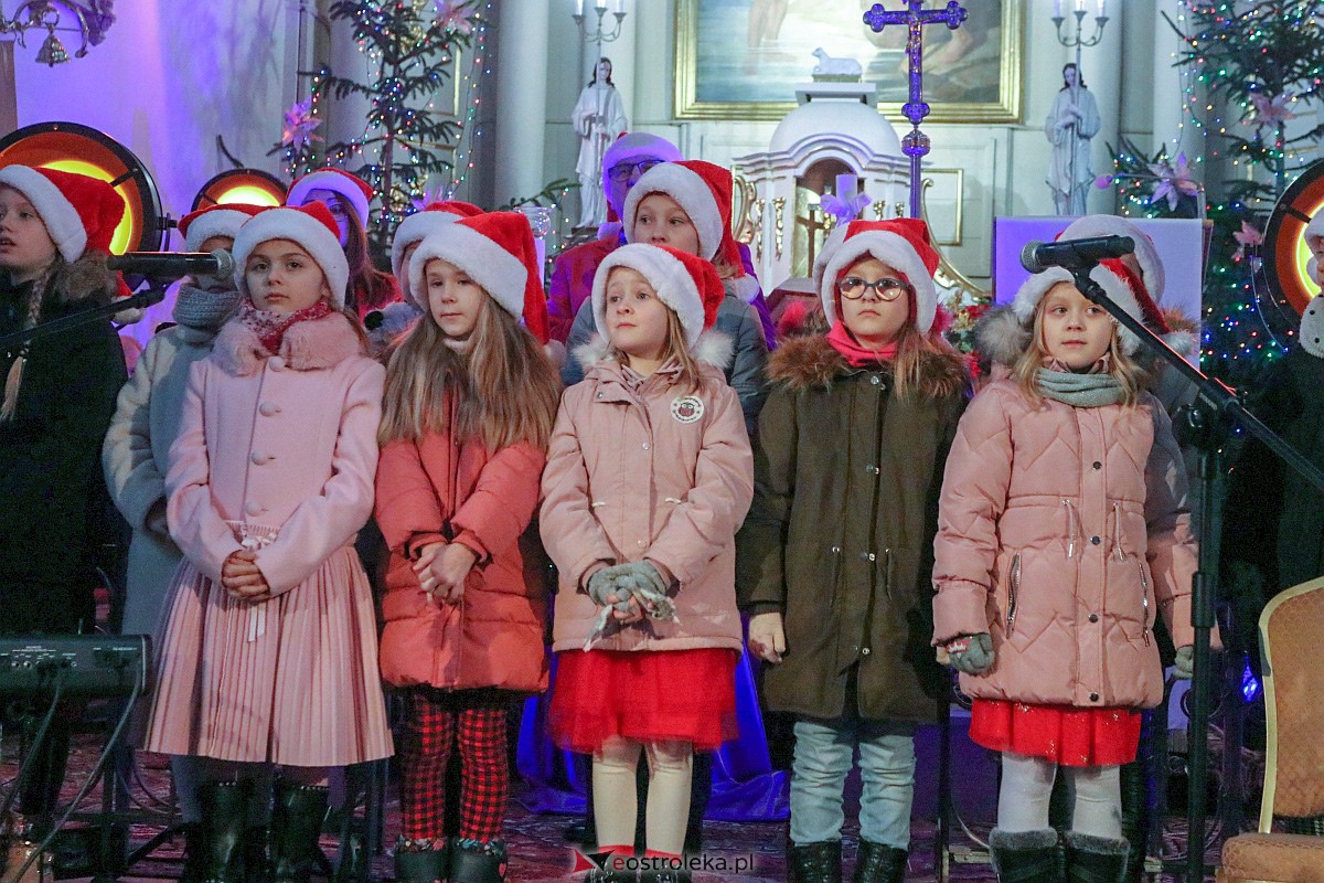 Koncert Patrycji Runo i Eleni w Piskach [18.12.2022] - zdjęcie #57 - eOstroleka.pl