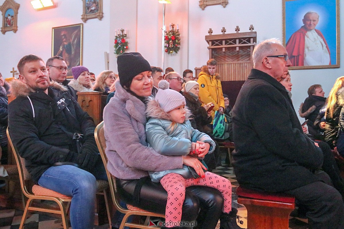 Koncert Patrycji Runo i Eleni w Piskach [18.12.2022] - zdjęcie #56 - eOstroleka.pl