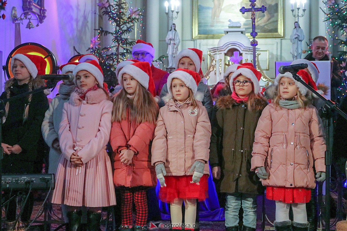 Koncert Patrycji Runo i Eleni w Piskach [18.12.2022] - zdjęcie #53 - eOstroleka.pl