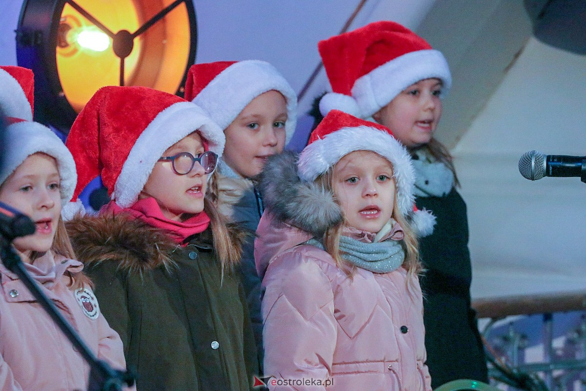 Koncert Patrycji Runo i Eleni w Piskach [18.12.2022] - zdjęcie #41 - eOstroleka.pl