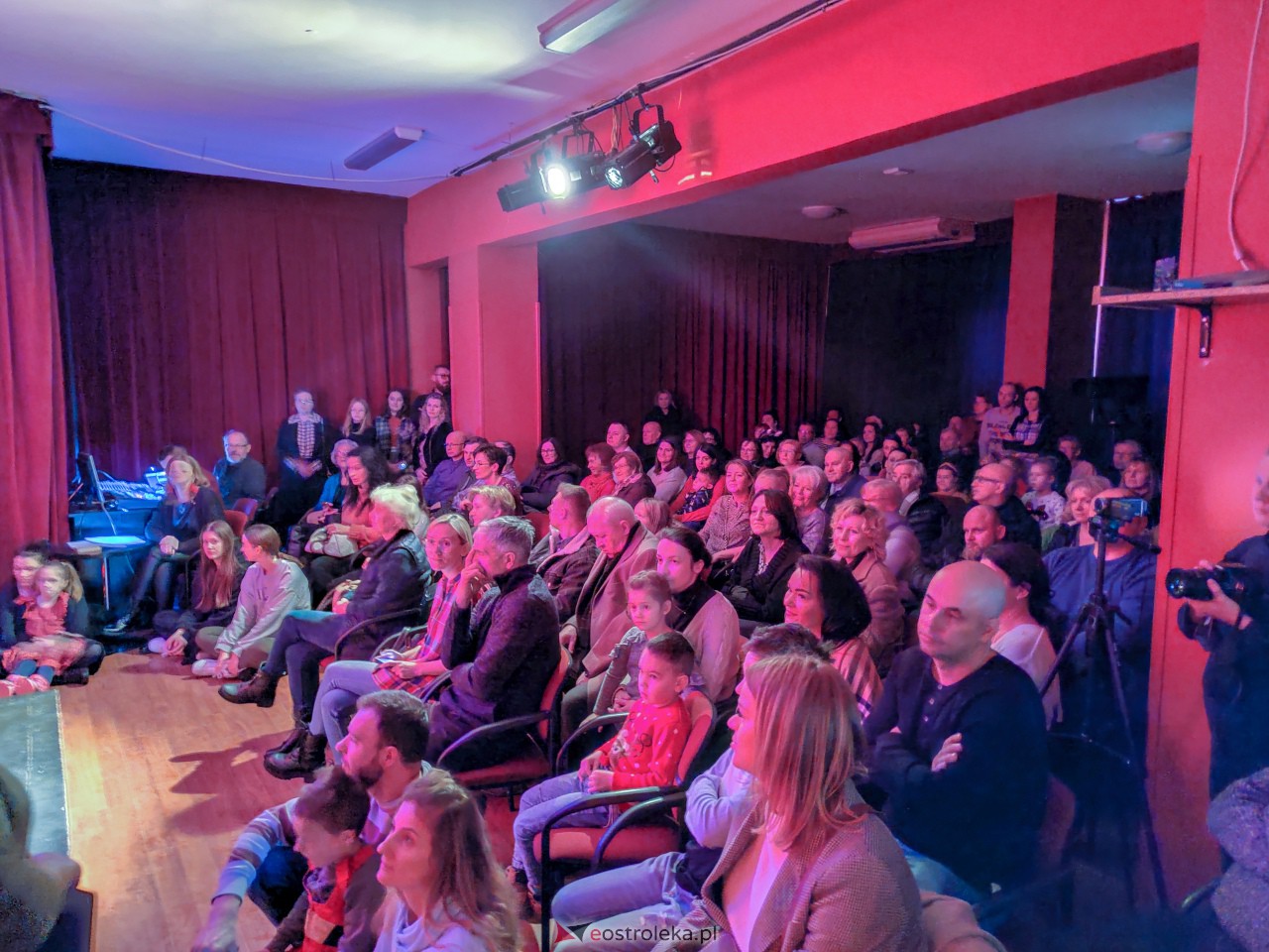 Świąteczny koncert w Klubie Oczko [18.12.2022] - zdjęcie #12 - eOstroleka.pl