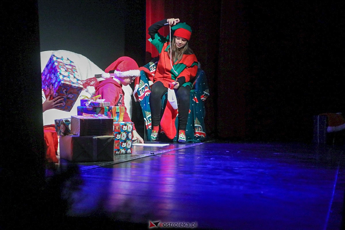 Świąteczny koncert w Klubie Oczko [18.12.2022] - zdjęcie #8 - eOstroleka.pl