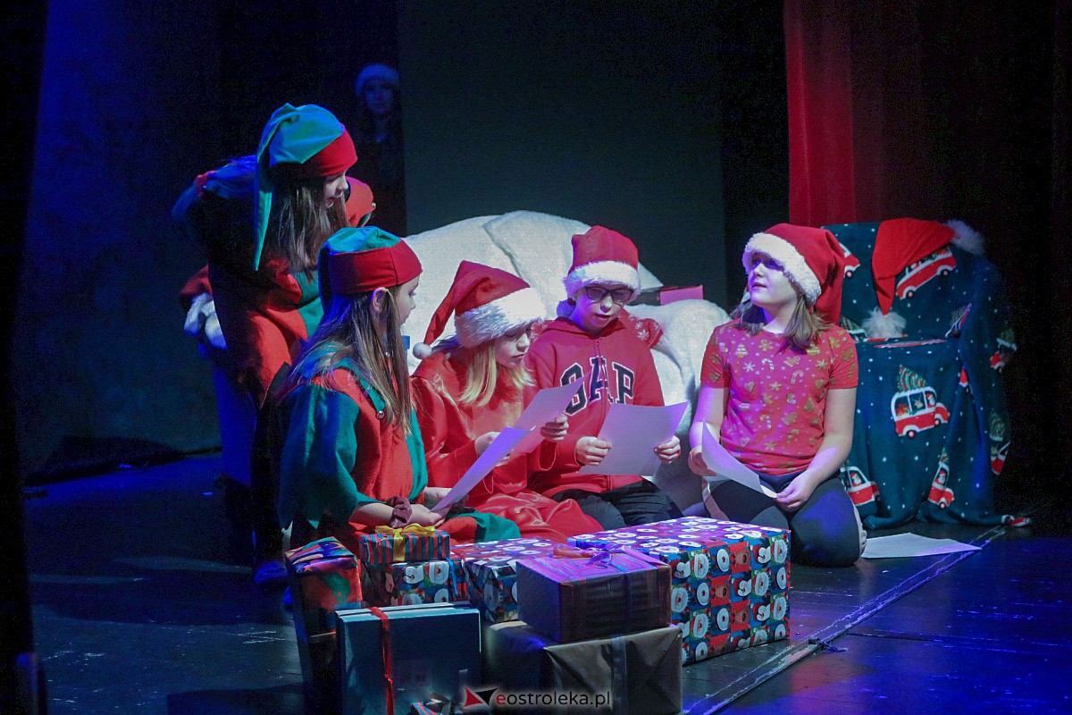 Świąteczny koncert w Klubie Oczko [18.12.2022] - zdjęcie #1 - eOstroleka.pl