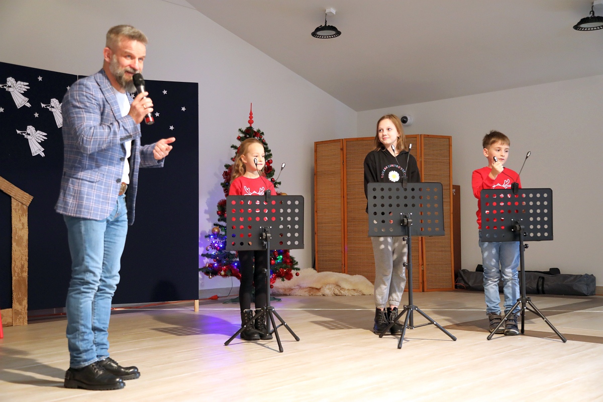 Jarmark Bożonarodzeniowy w Łysych [18.12.2022] - zdjęcie #55 - eOstroleka.pl