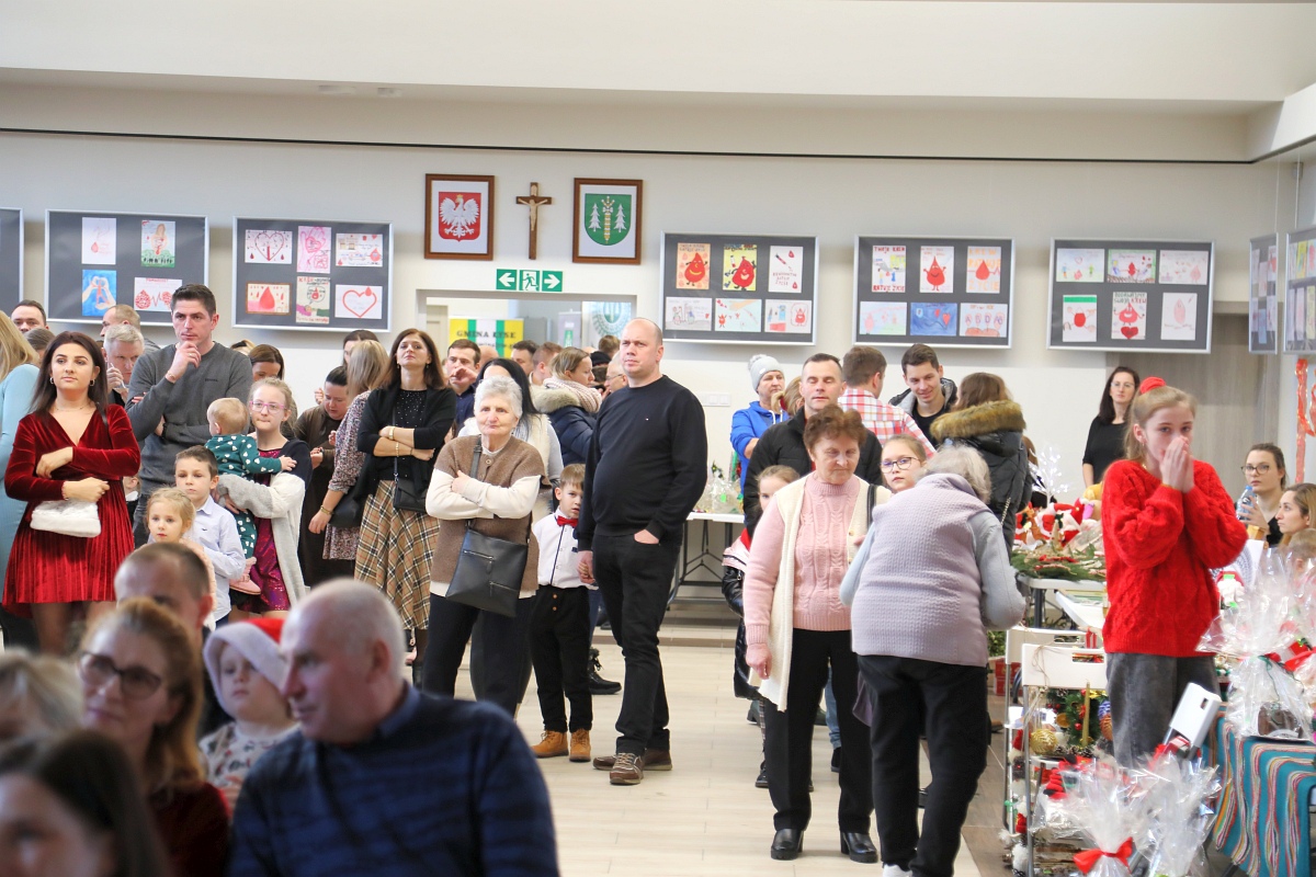 Jarmark Bożonarodzeniowy w Łysych [18.12.2022] - zdjęcie #50 - eOstroleka.pl