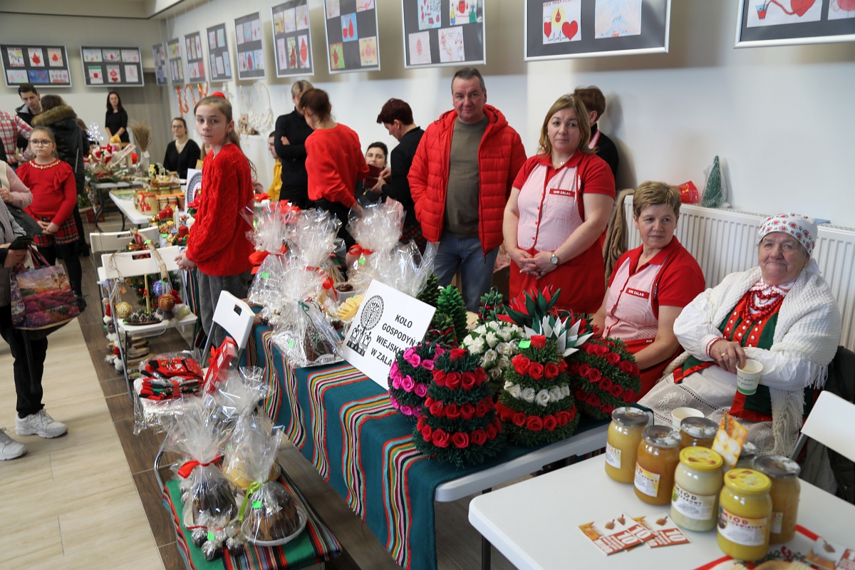 Jarmark Bożonarodzeniowy w Łysych [18.12.2022] - zdjęcie #48 - eOstroleka.pl