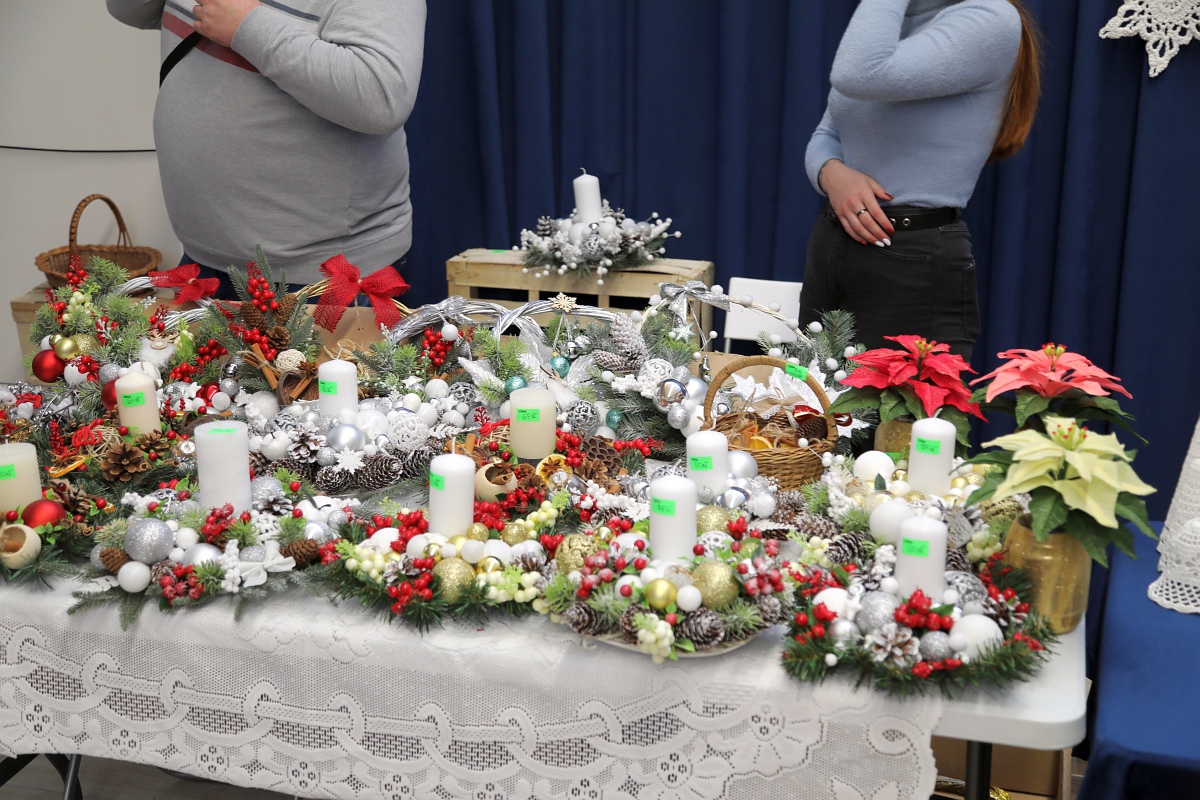 Jarmark Bożonarodzeniowy w Łysych [18.12.2022] - zdjęcie #42 - eOstroleka.pl