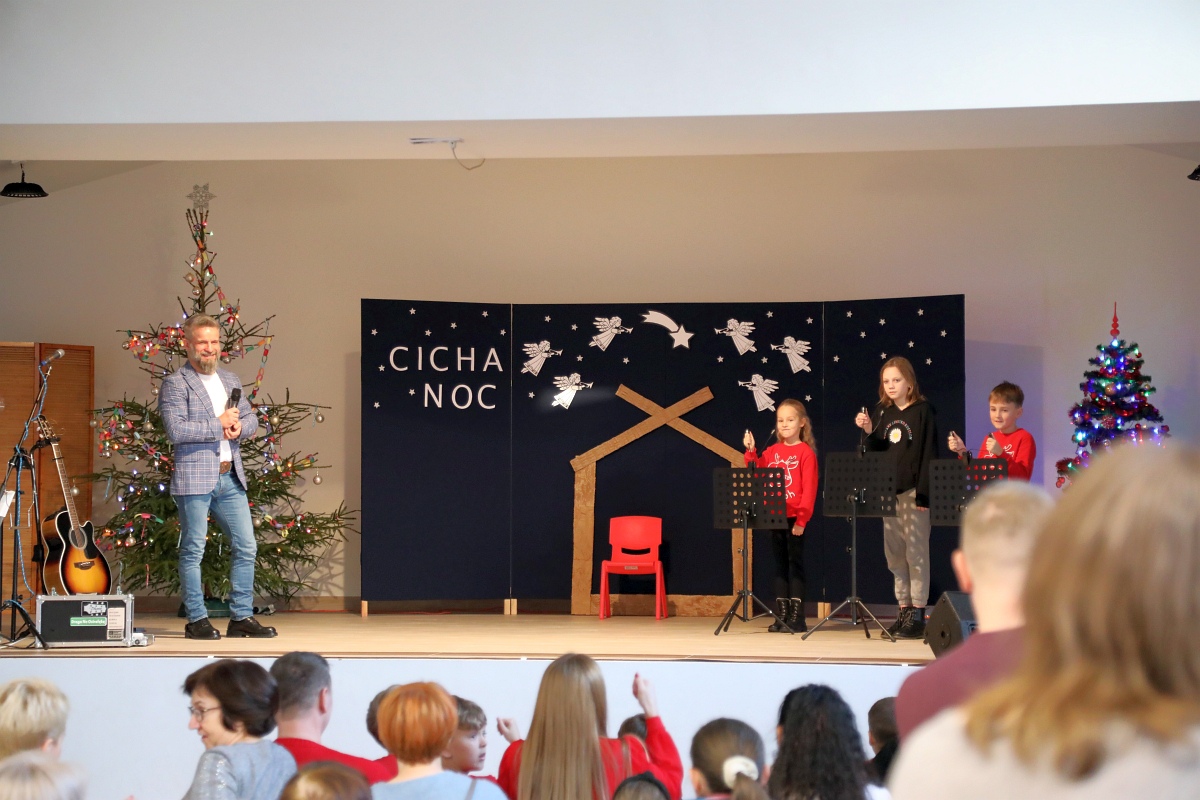 Jarmark Bożonarodzeniowy w Łysych [18.12.2022] - zdjęcie #40 - eOstroleka.pl
