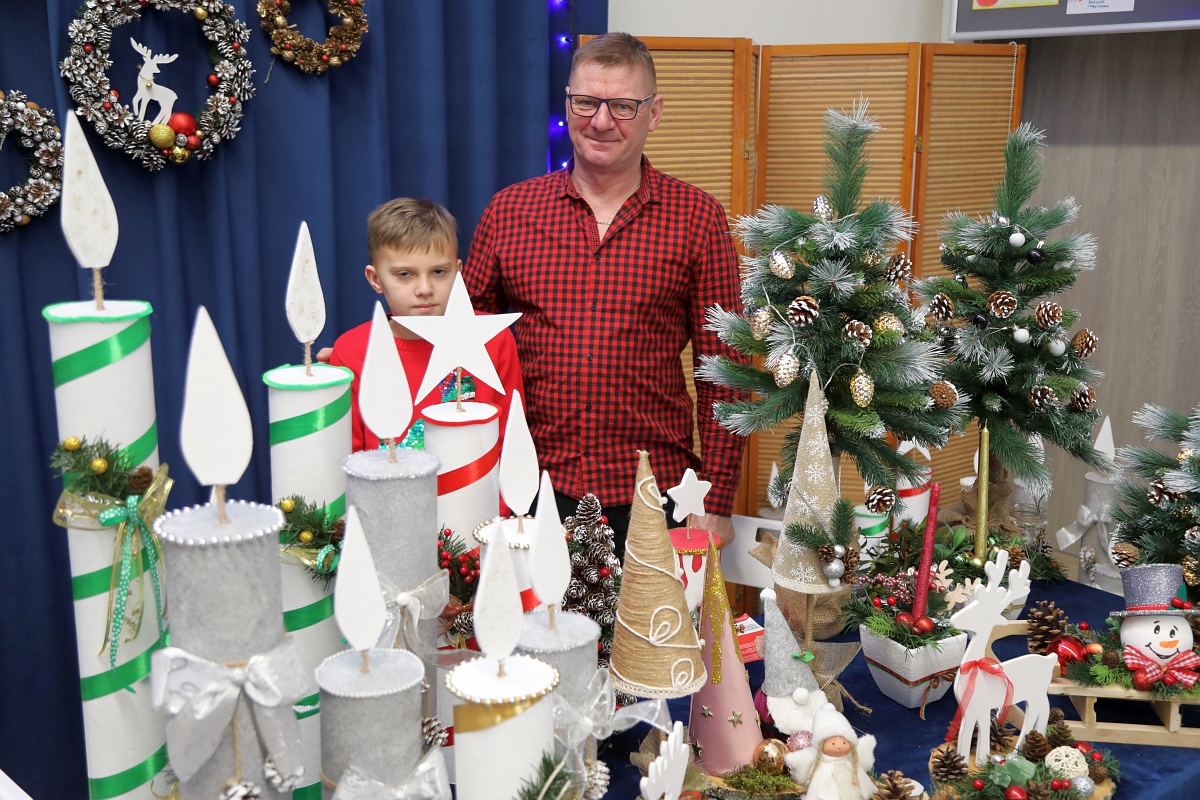 Jarmark Bożonarodzeniowy w Łysych [18.12.2022] - zdjęcie #37 - eOstroleka.pl