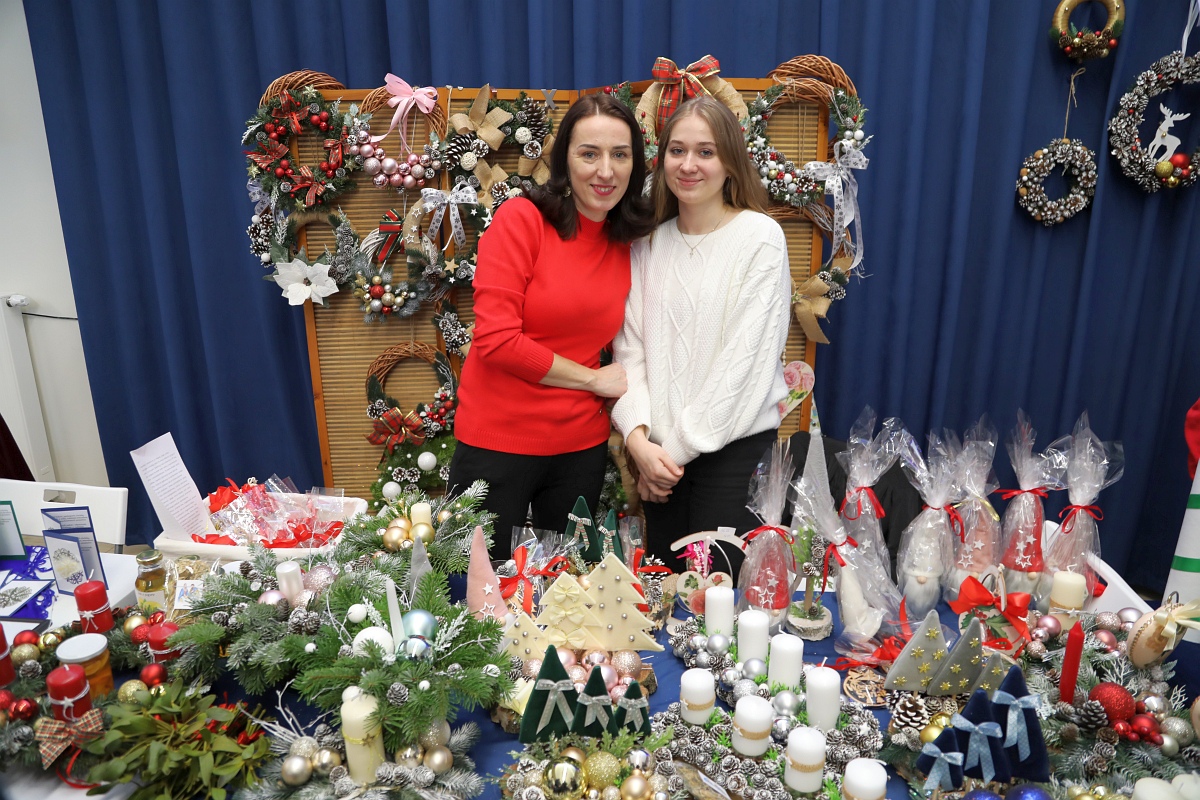 Jarmark Bożonarodzeniowy w Łysych [18.12.2022] - zdjęcie #36 - eOstroleka.pl