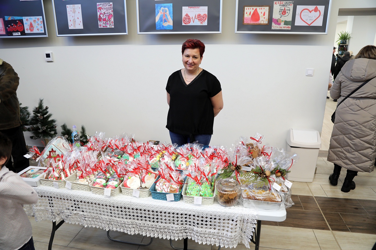 Jarmark Bożonarodzeniowy w Łysych [18.12.2022] - zdjęcie #34 - eOstroleka.pl