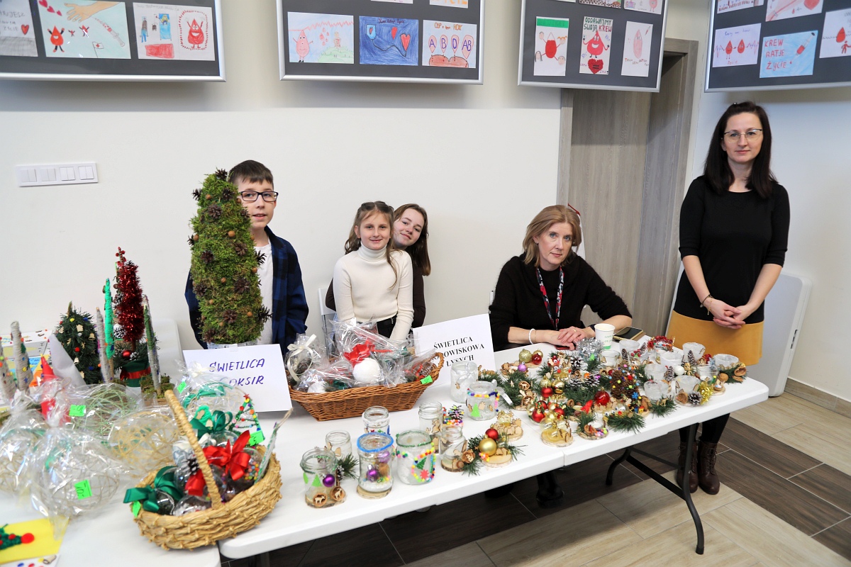 Jarmark Bożonarodzeniowy w Łysych [18.12.2022] - zdjęcie #33 - eOstroleka.pl