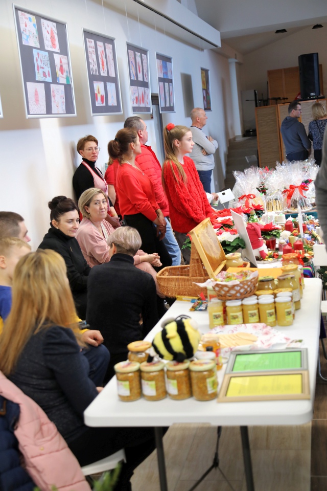 Jarmark Bożonarodzeniowy w Łysych [18.12.2022] - zdjęcie #28 - eOstroleka.pl