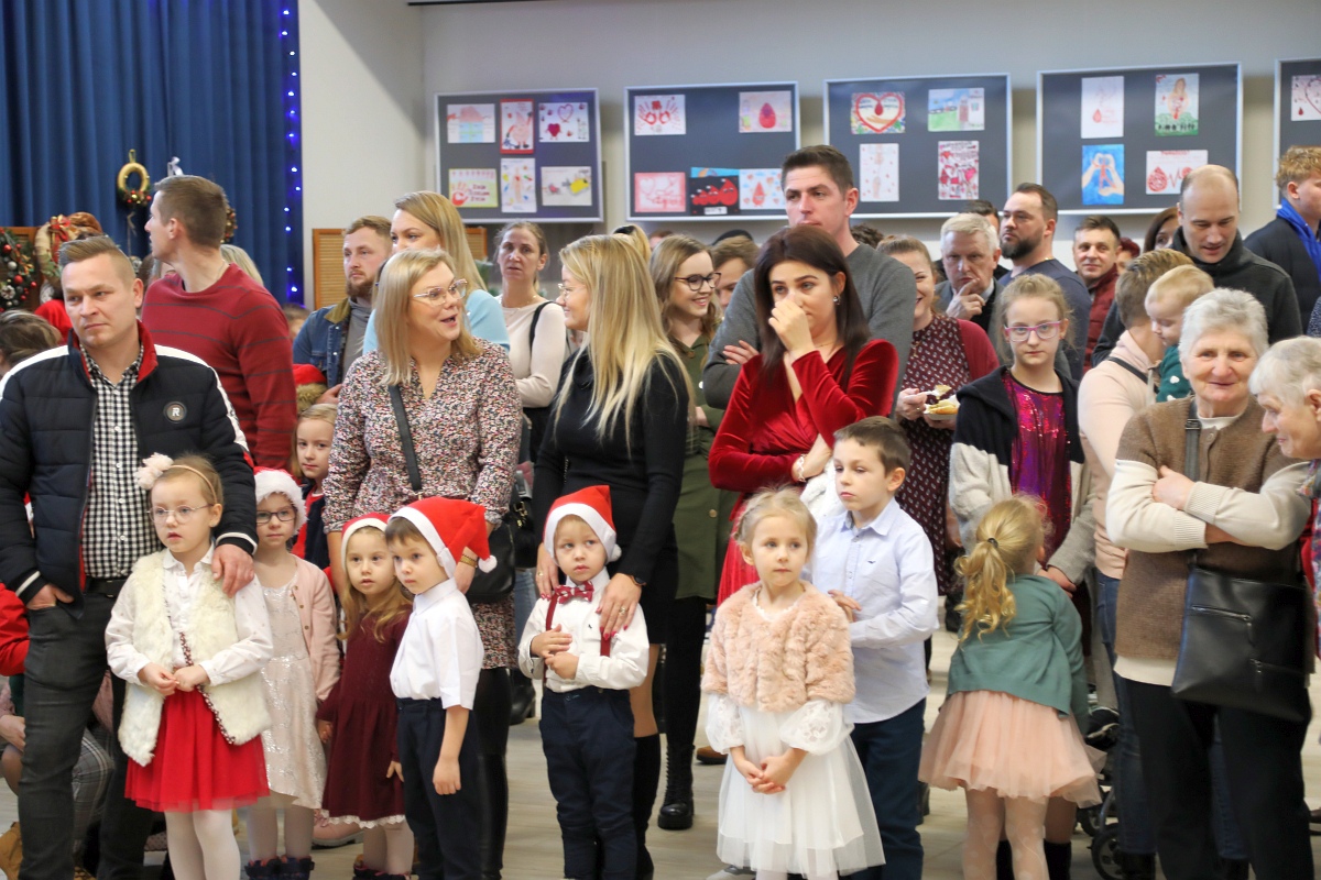 Jarmark Bożonarodzeniowy w Łysych [18.12.2022] - zdjęcie #27 - eOstroleka.pl