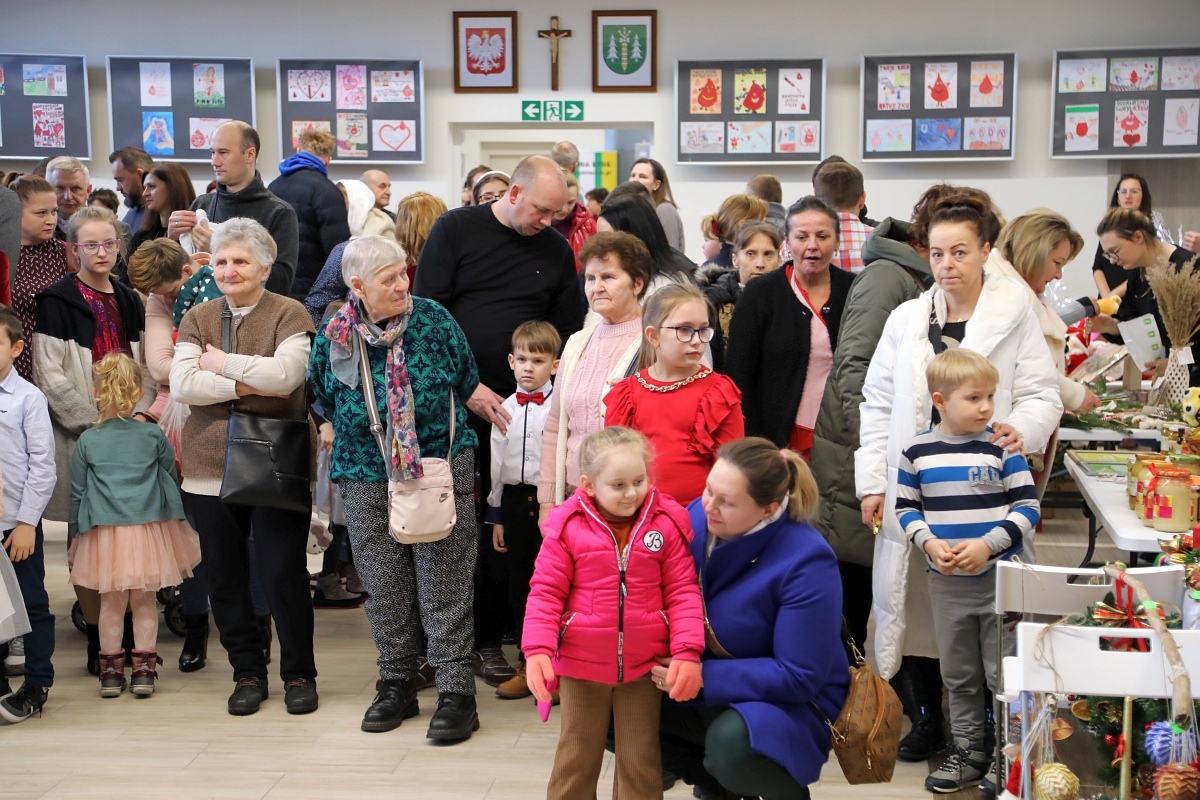 Jarmark Bożonarodzeniowy w Łysych [18.12.2022] - zdjęcie #21 - eOstroleka.pl