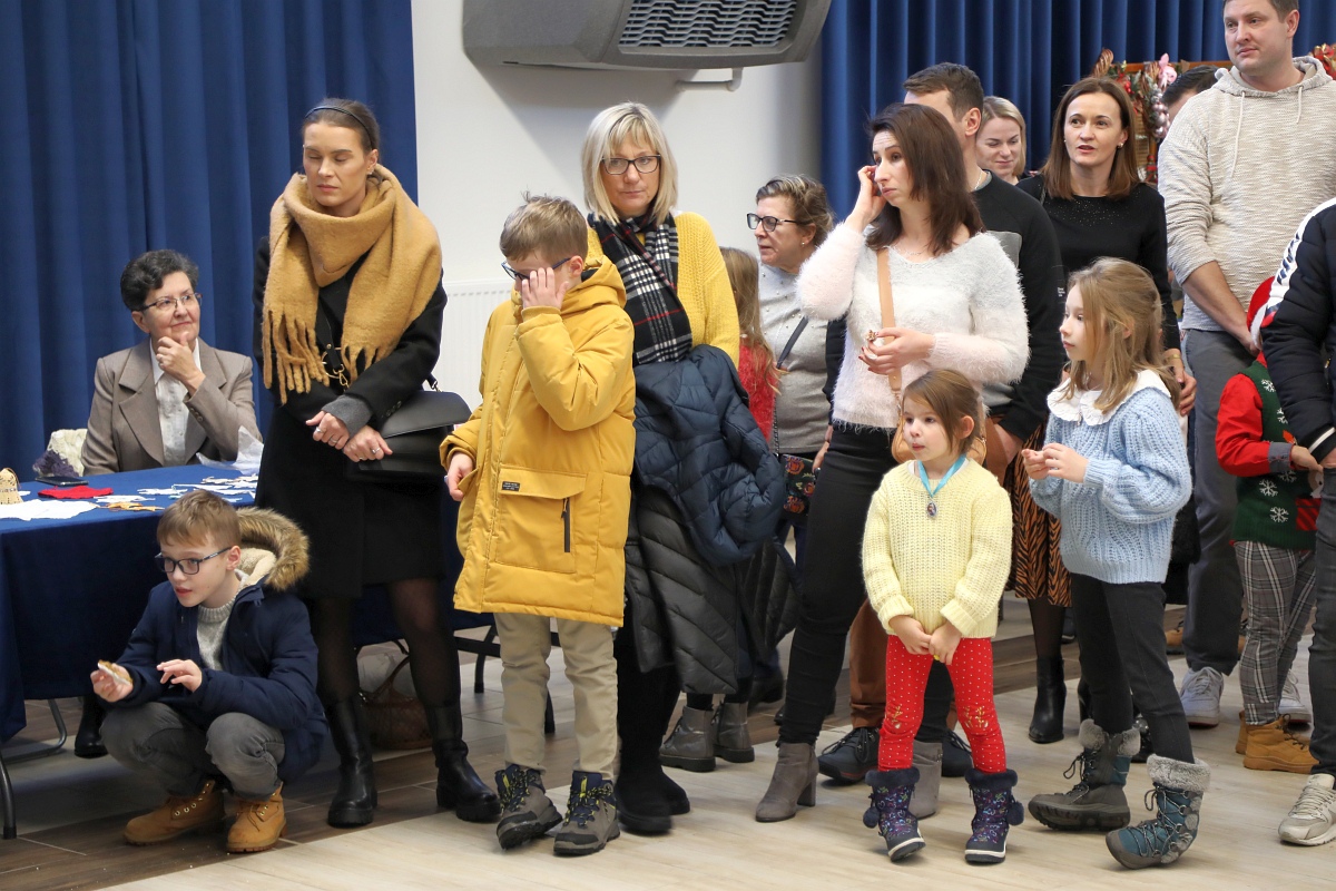 Jarmark Bożonarodzeniowy w Łysych [18.12.2022] - zdjęcie #18 - eOstroleka.pl
