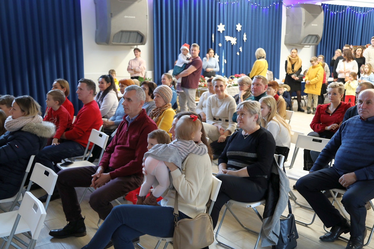 Jarmark Bożonarodzeniowy w Łysych [18.12.2022] - zdjęcie #17 - eOstroleka.pl