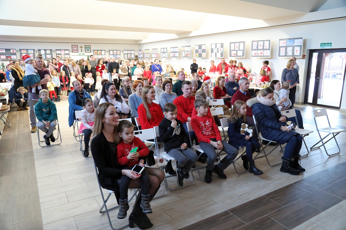 Jarmark Bożonarodzeniowy w Łysych [18.12.2022] - zdjęcie #5 - eOstroleka.pl