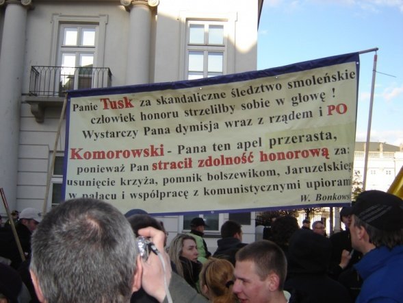 Rocznica Katastrofy Smoleńskiej (10.04.2011) - zdjęcie #24 - eOstroleka.pl