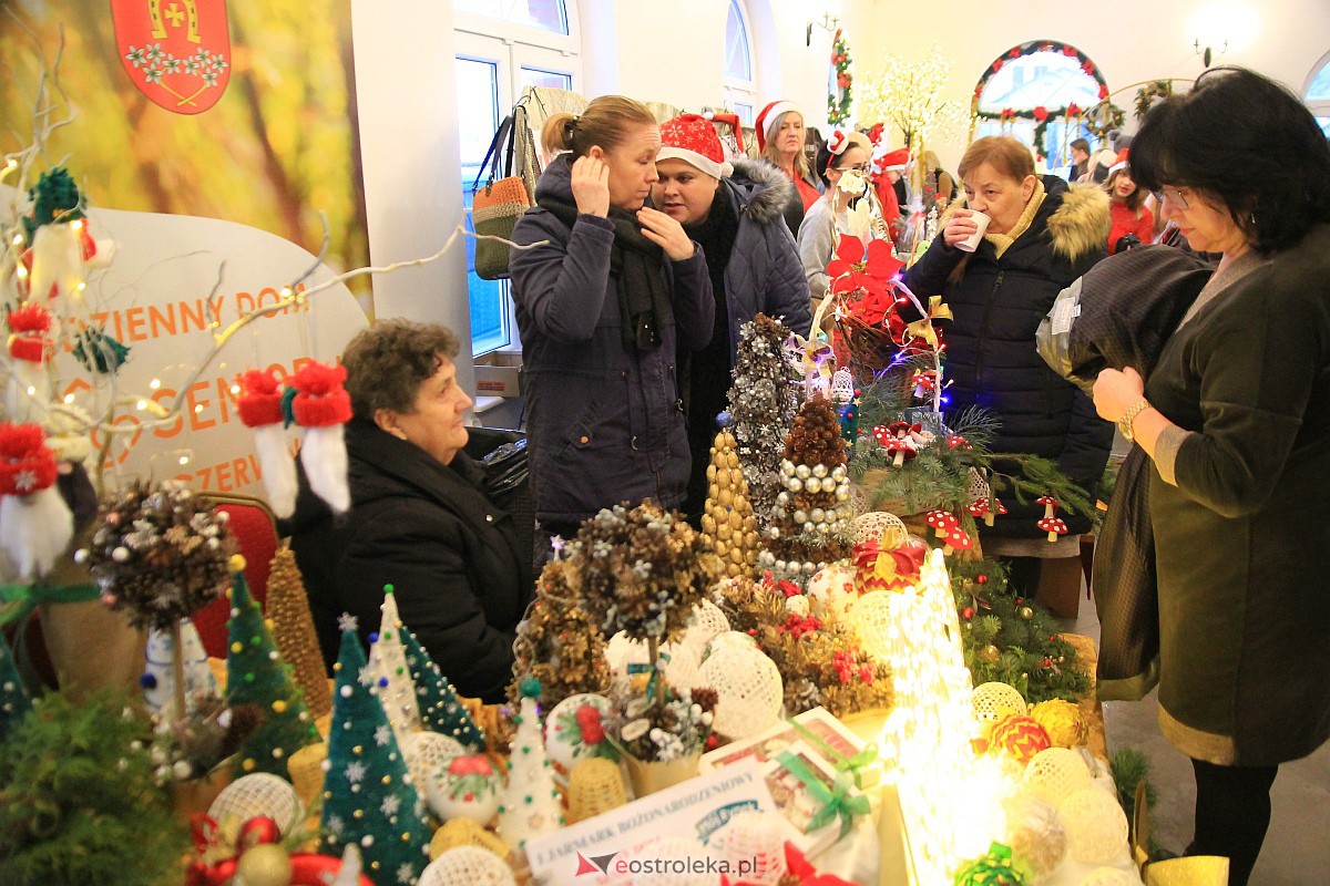 I Czerwiński Jarmark Bożonarodzeniowy [18.12.2022] - zdjęcie #78 - eOstroleka.pl