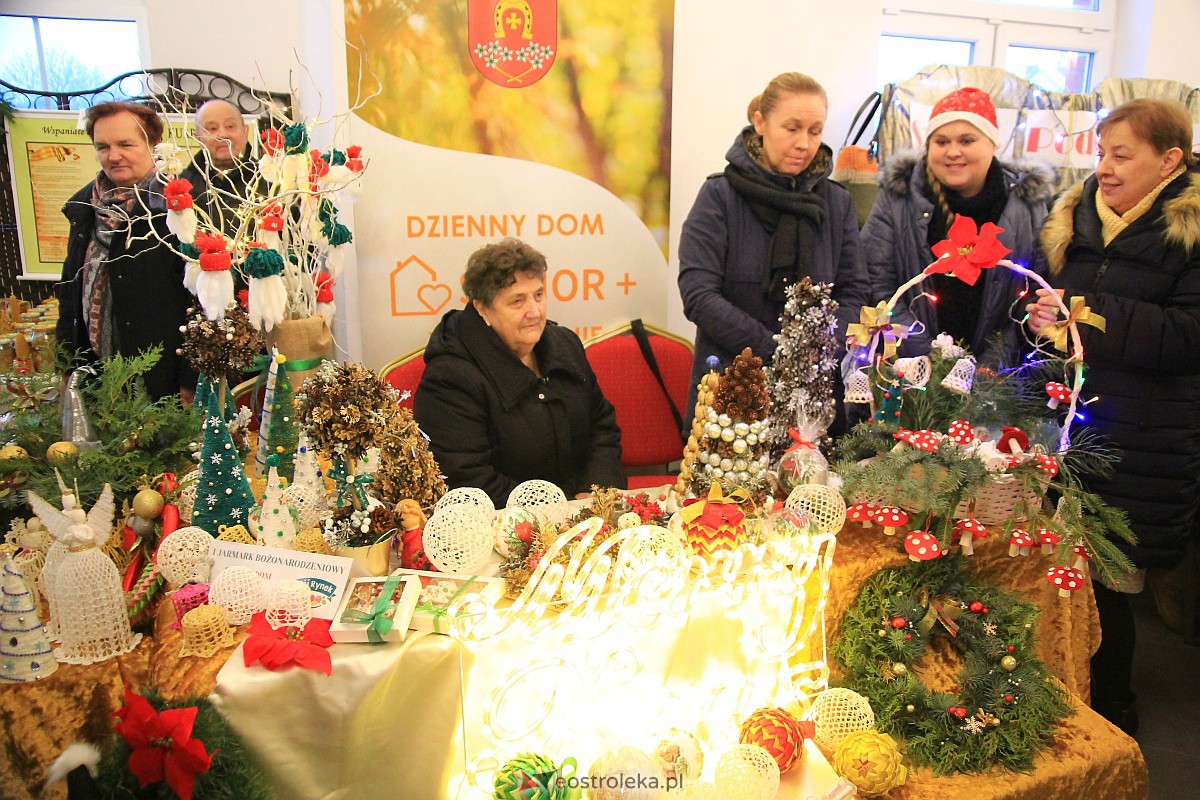I Czerwiński Jarmark Bożonarodzeniowy [18.12.2022] - zdjęcie #76 - eOstroleka.pl