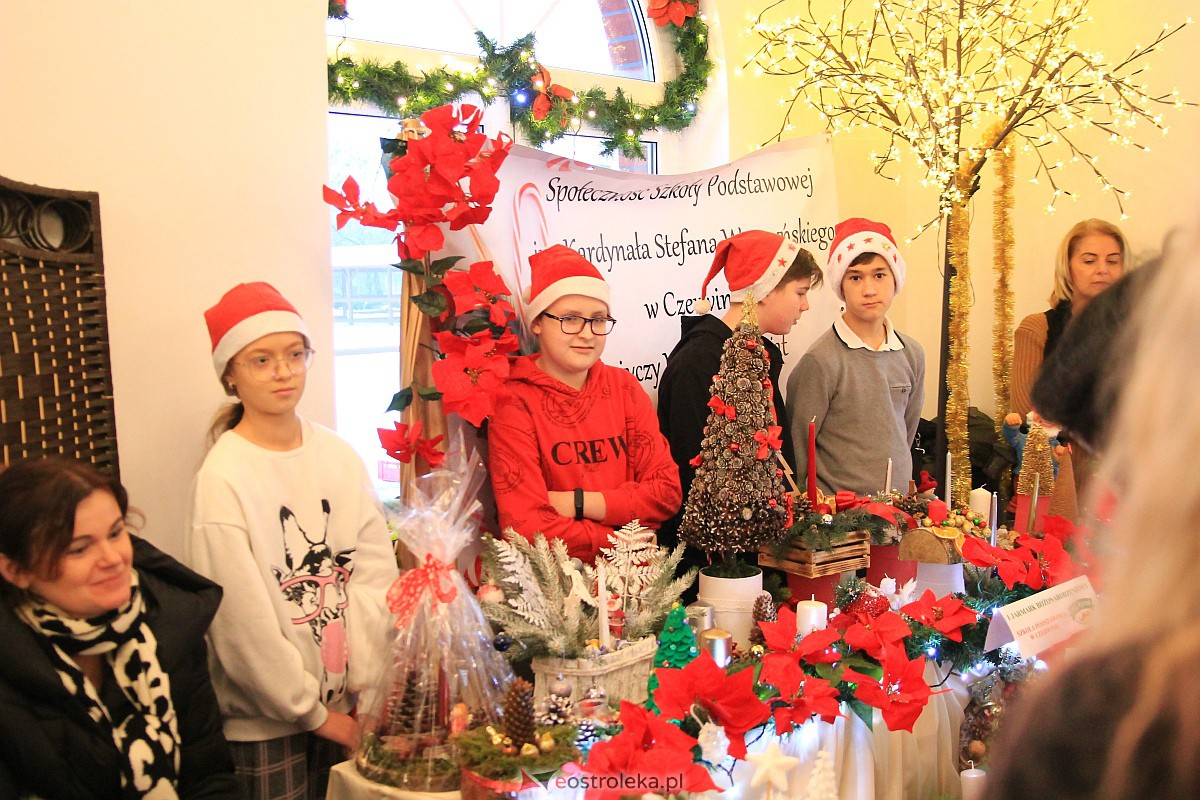 I Czerwiński Jarmark Bożonarodzeniowy [18.12.2022] - zdjęcie #59 - eOstroleka.pl