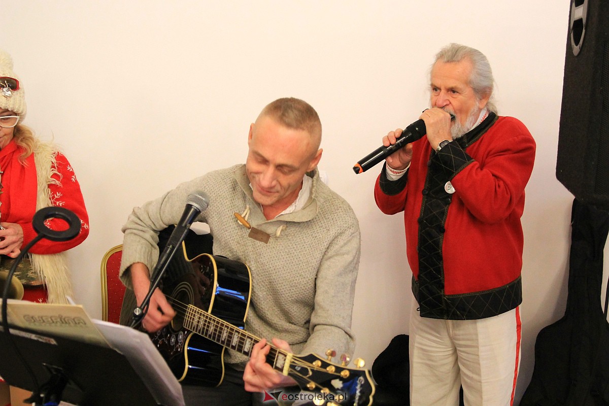I Czerwiński Jarmark Bożonarodzeniowy [18.12.2022] - zdjęcie #30 - eOstroleka.pl